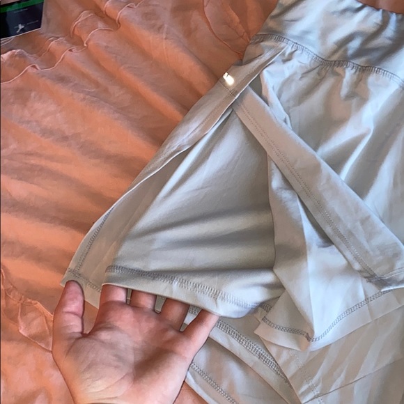 Avia peekaboo shorts - Picture 2 of 6